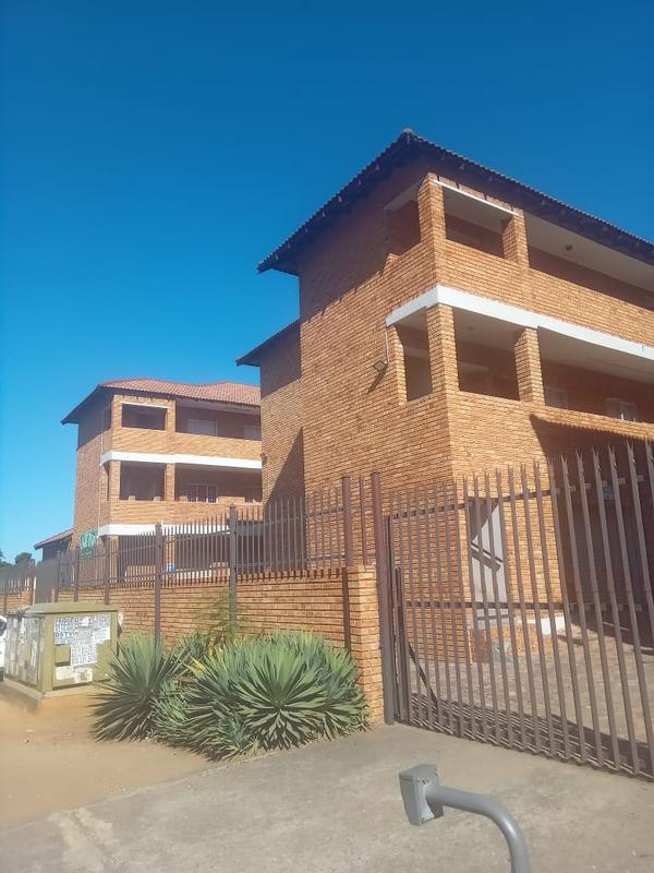2 Bedroom Property for Sale in Rustenburg Central North West
